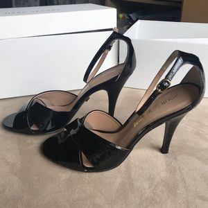 Pour la Victoire Black Patent Heels NWOT Sz 6.5